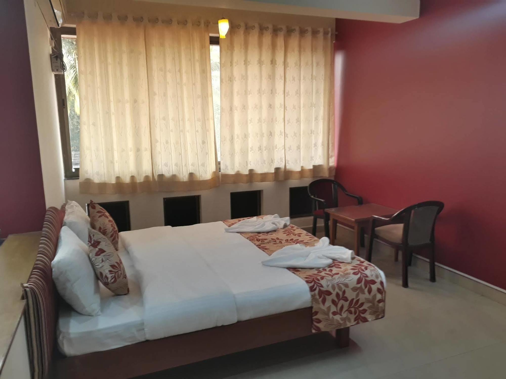 Accovah Lawande Beach Resort Candolim Eksteriør billede