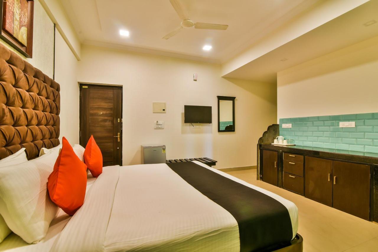 Accovah Lawande Beach Resort Candolim Eksteriør billede