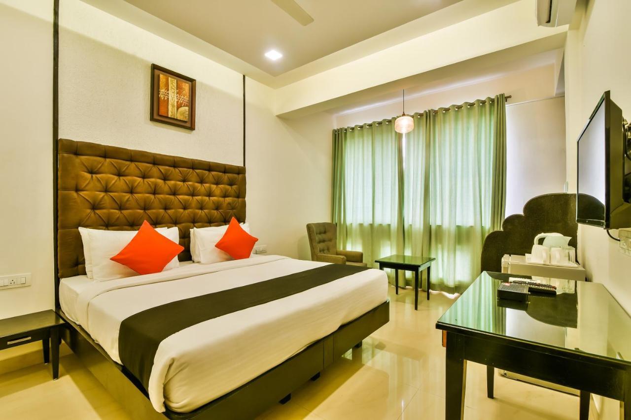 Accovah Lawande Beach Resort Candolim Eksteriør billede